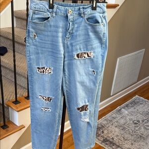 Trendy Light Blue Distressed Jeans with Animal Print